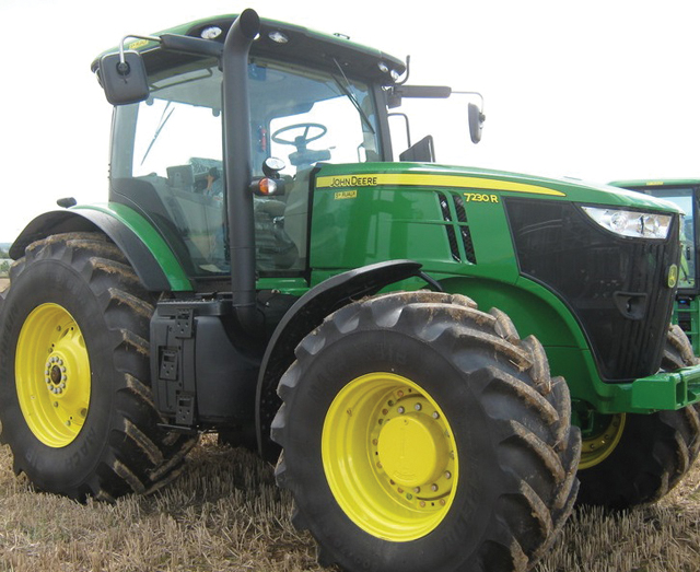 JOHN DEERE 7215R